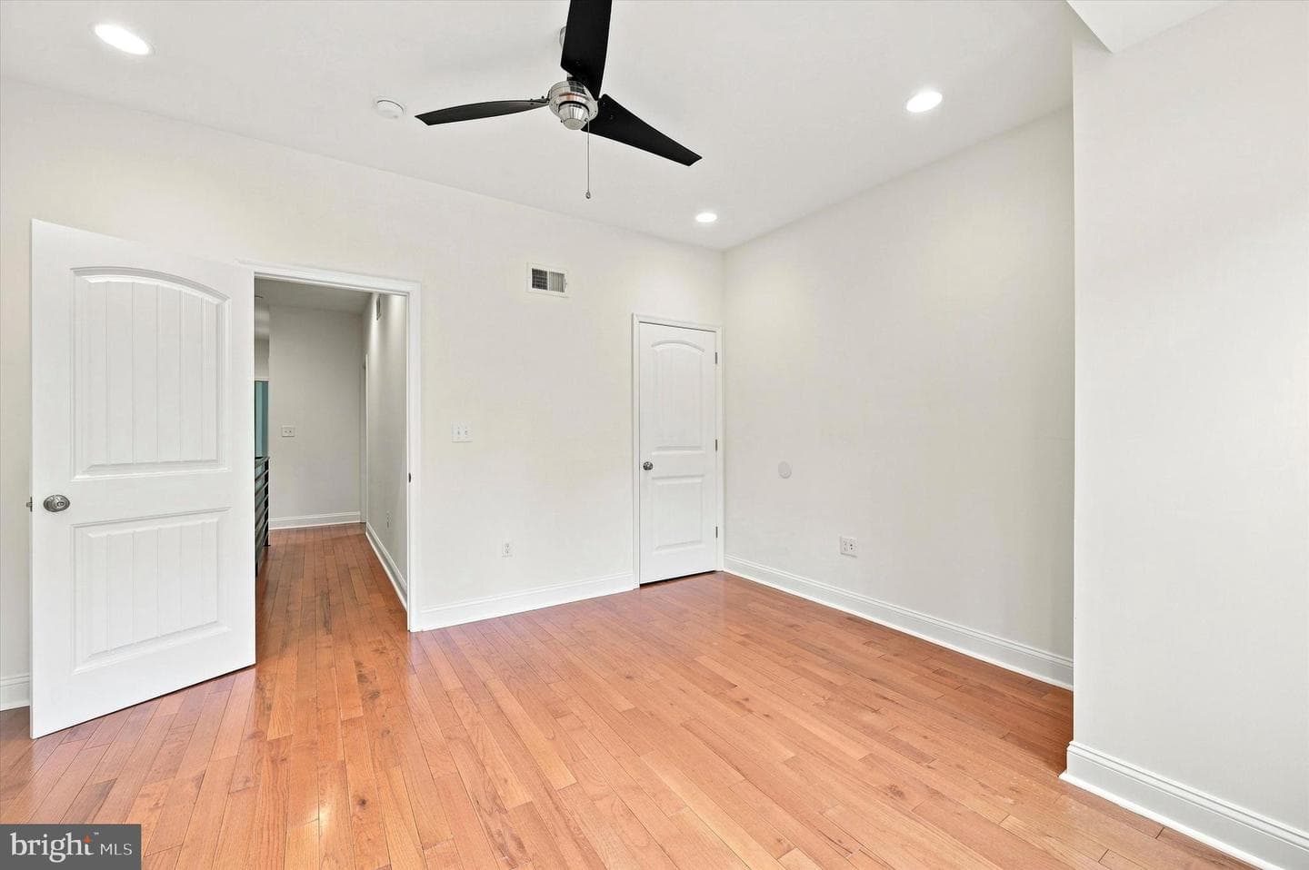 1027 S 50th Street photo 15