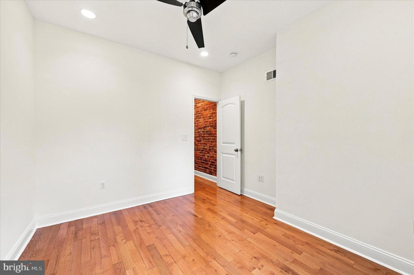 1027 S 50th Street photo 20
