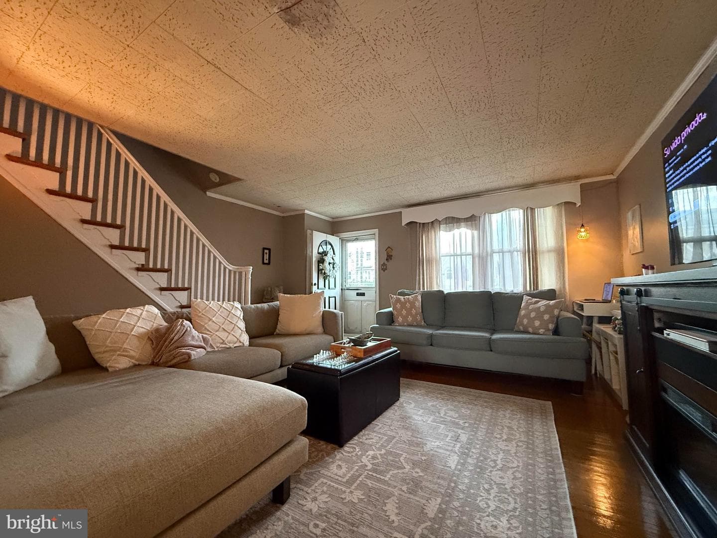 6239 Montague photo 4