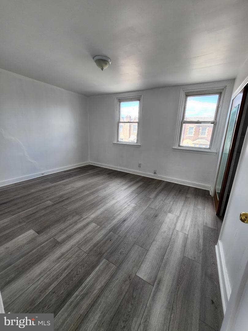 1352 Fanshawe Street photo 5
