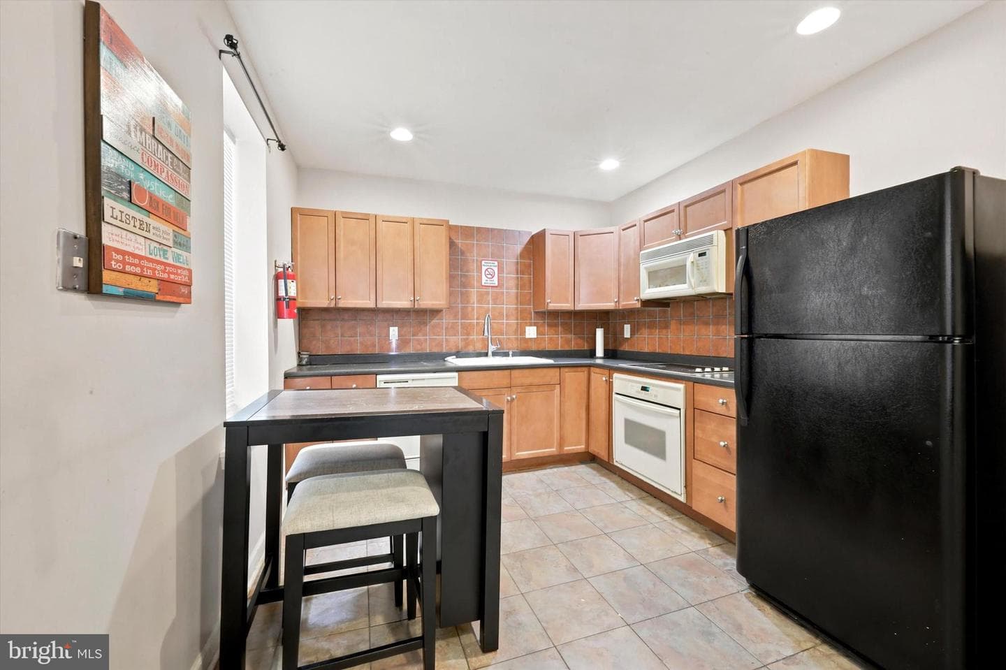 4427 Sansom St photo 8