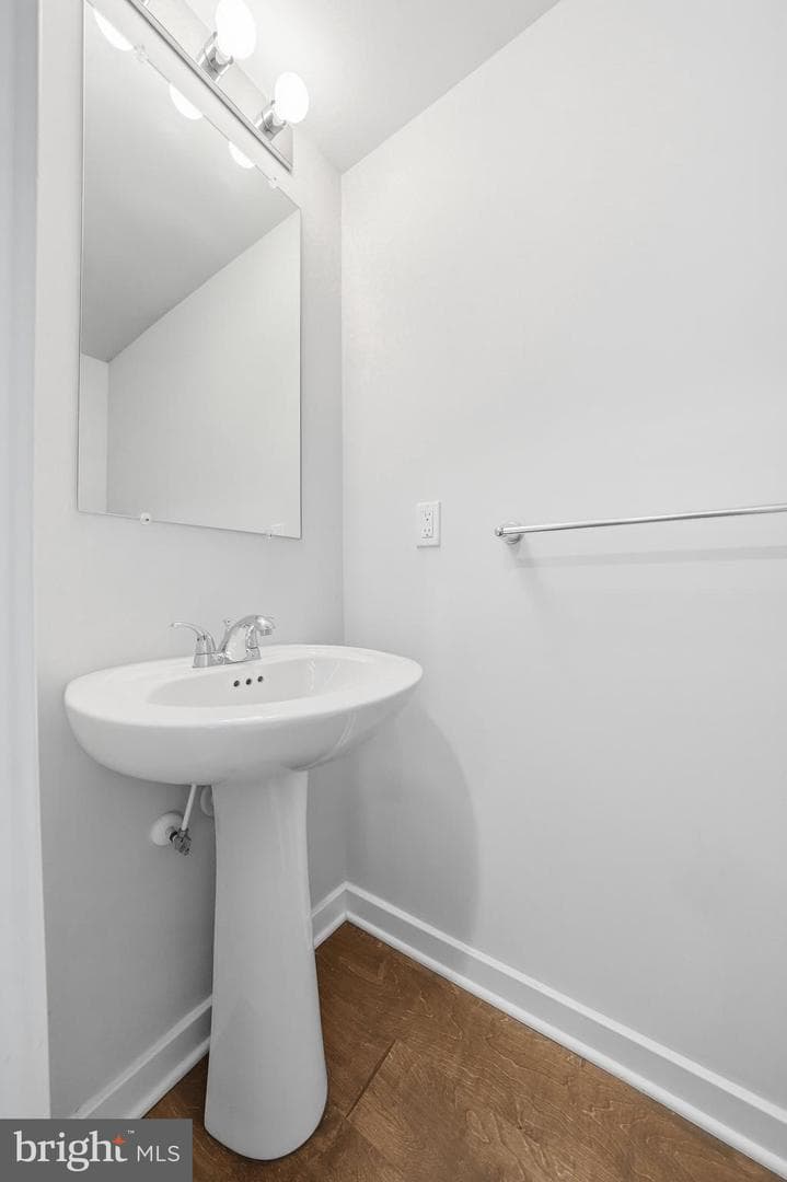 444 Kingsley Street photo 12