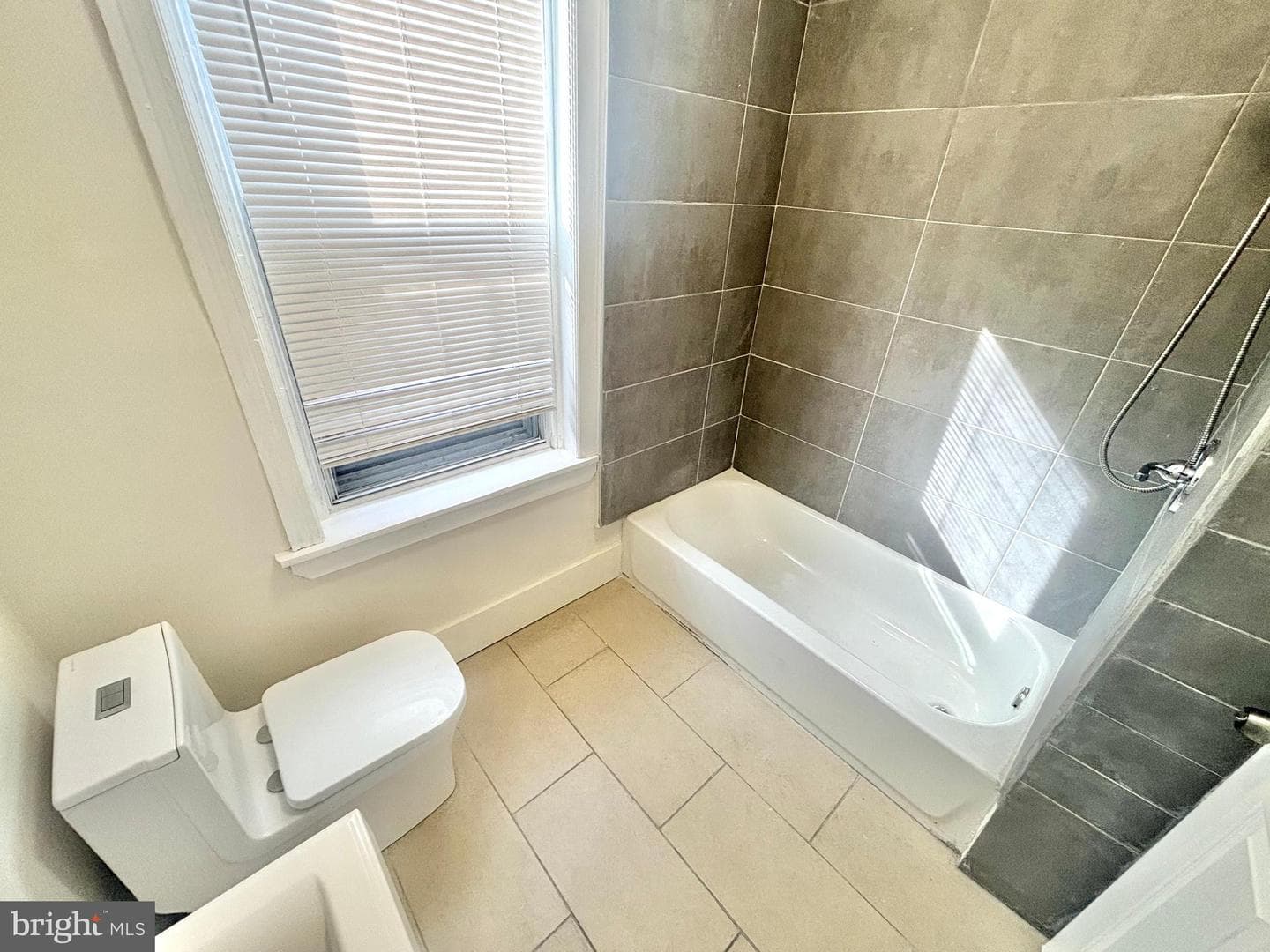 222 W Roosevelt Boulevard photo 15