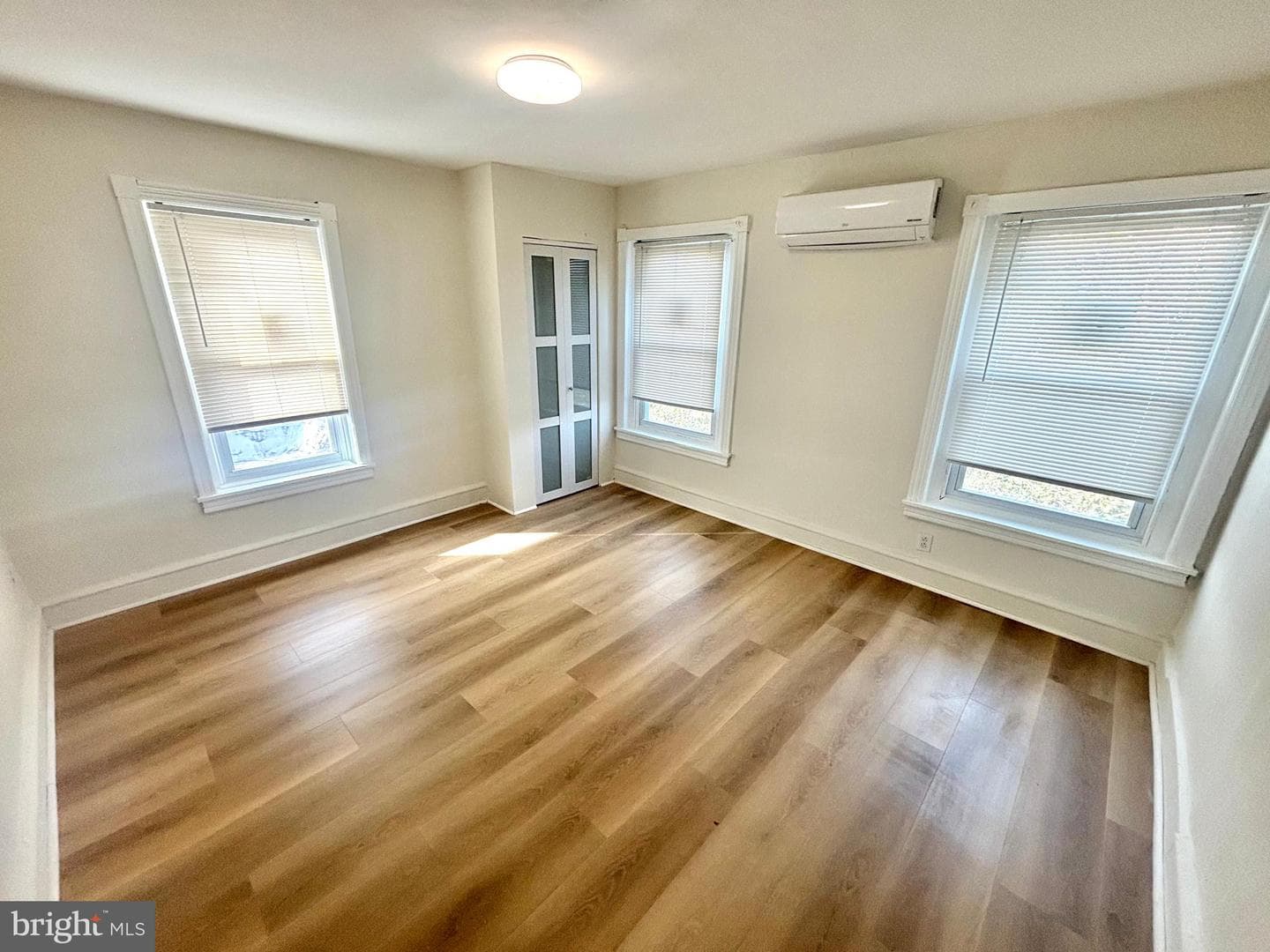 222 W Roosevelt Boulevard photo 20