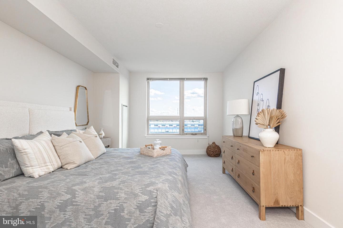 717 S Chris Columbus Boulevard #811 photo 25