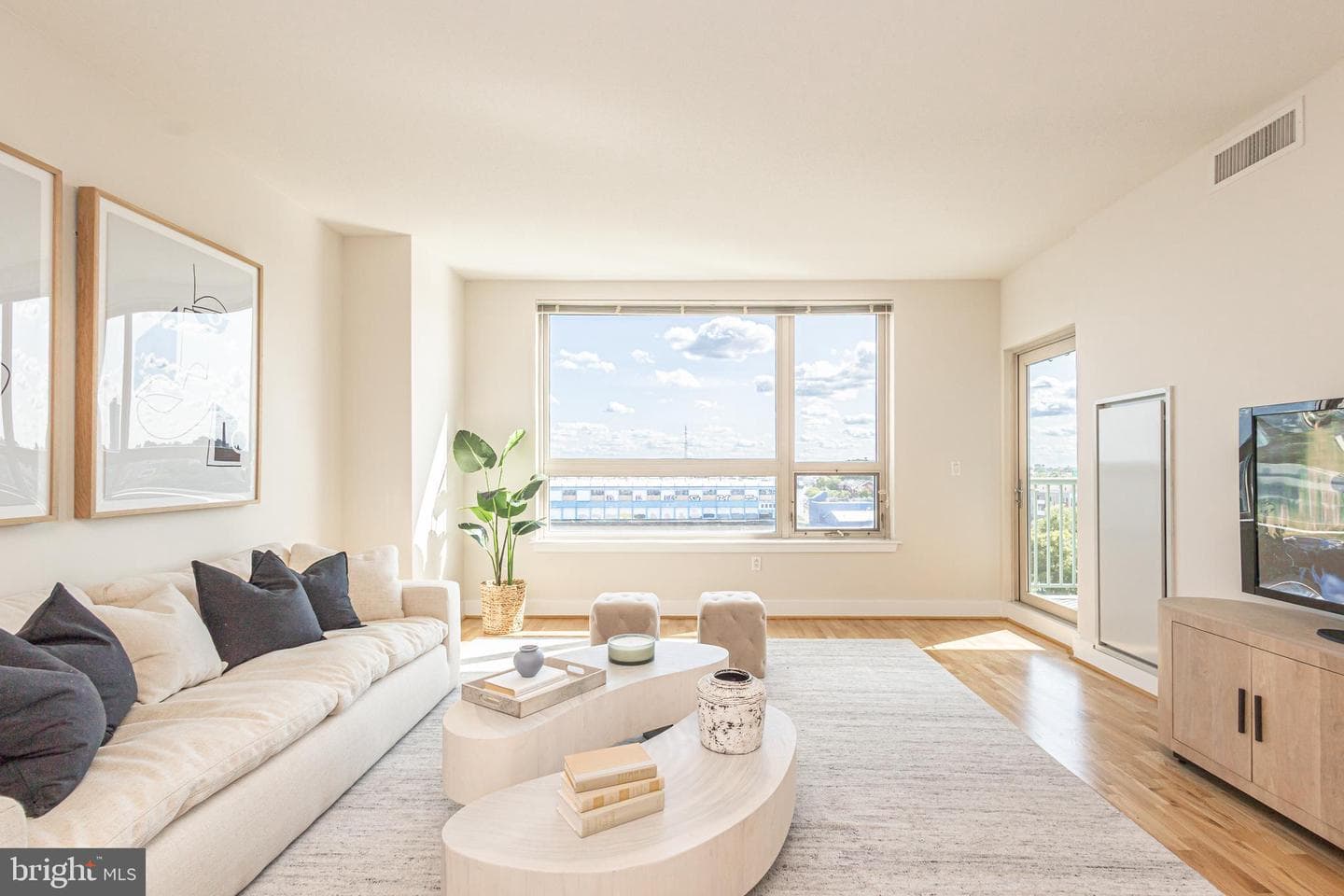 717 S Chris Columbus Boulevard #811 photo 7