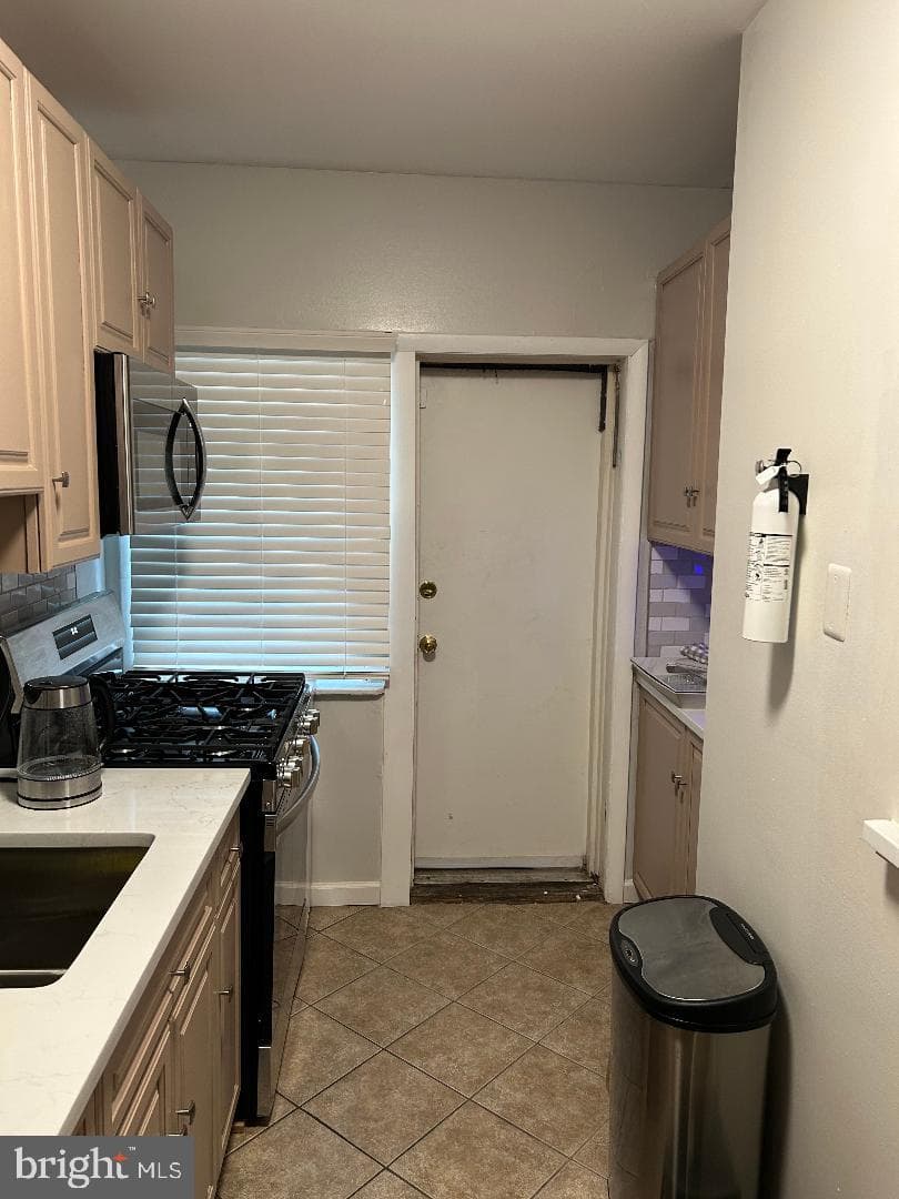5223 Diamond Street photo 8