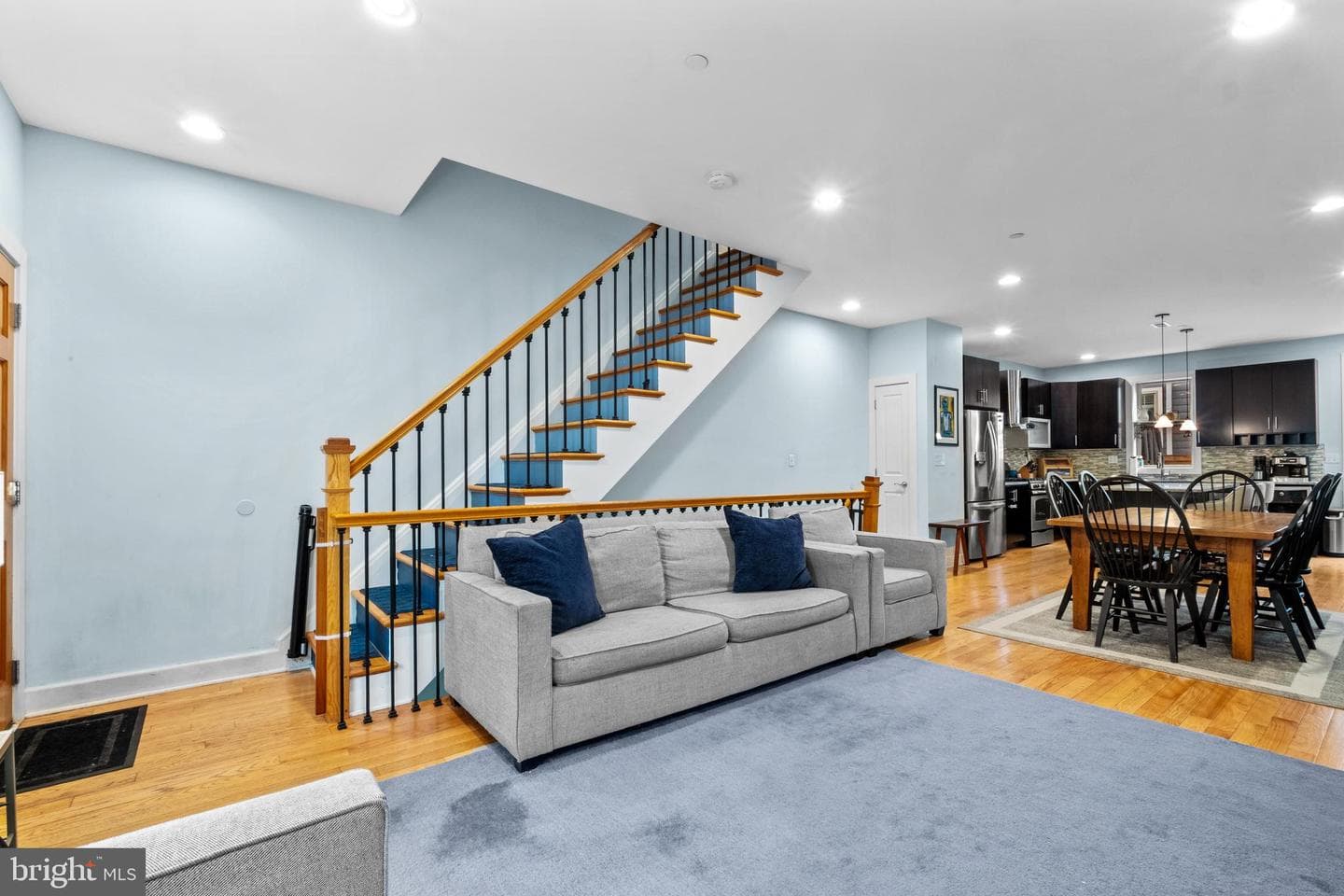 2136 Carpenter Street photo 6