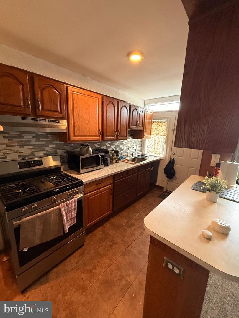 436 Robbins Street photo 14