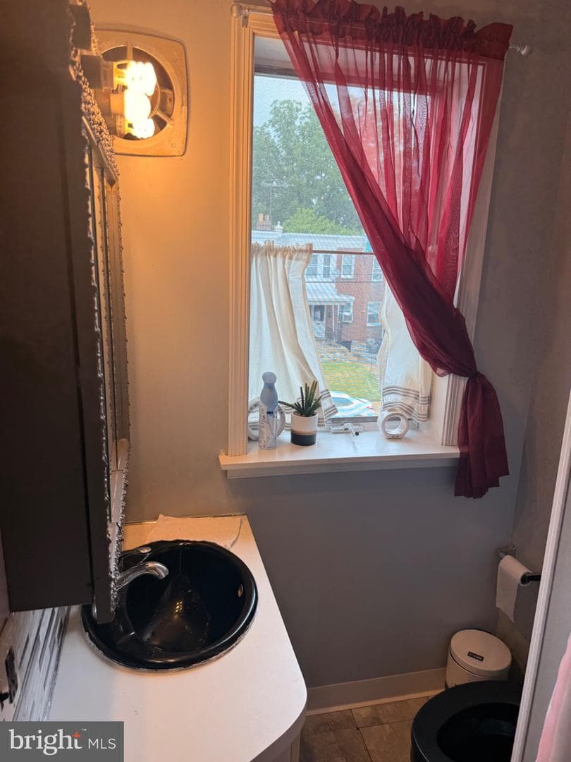 436 Robbins Street photo 7