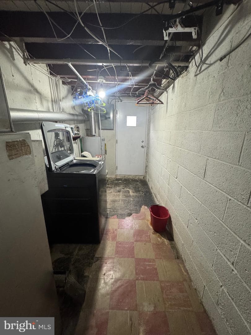 8121 Terry Street photo 14