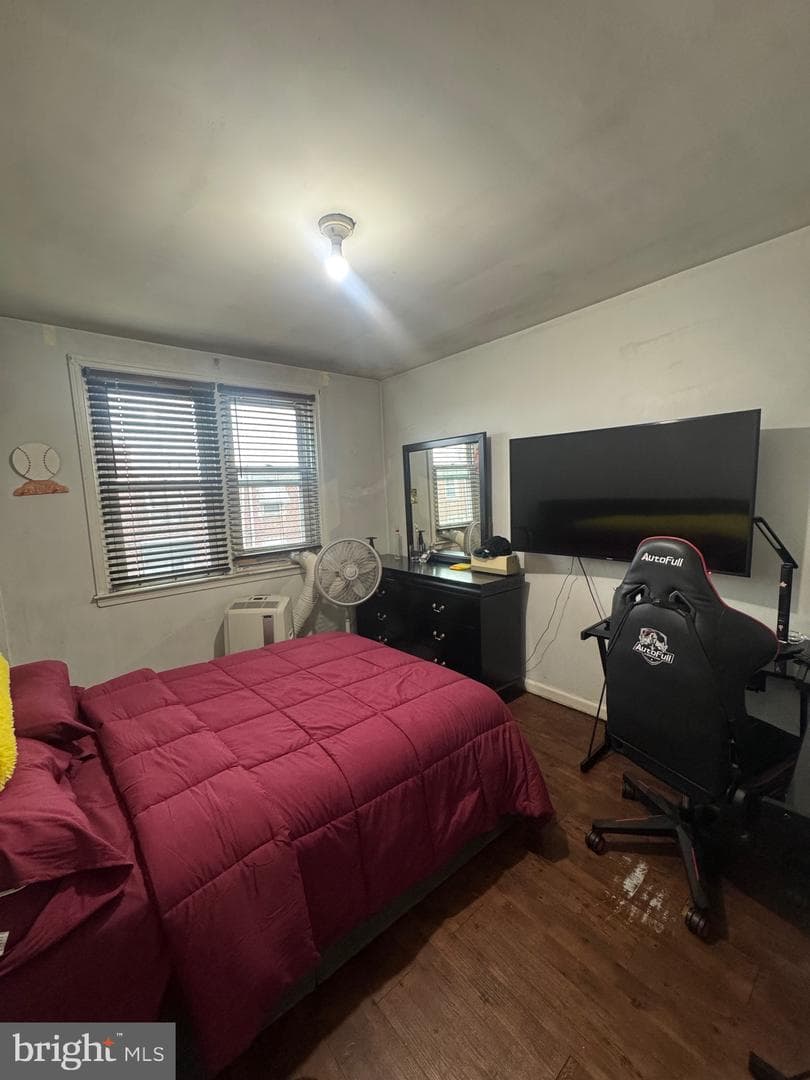 8121 Terry Street photo 21