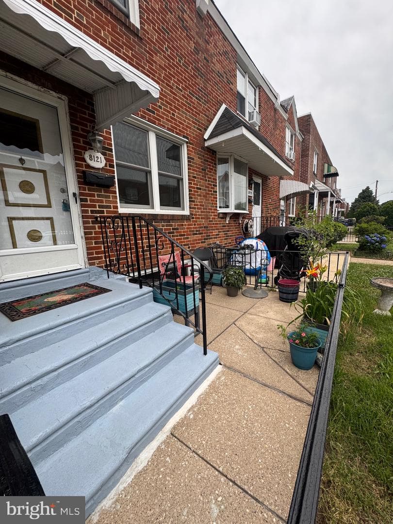 8121 Terry Street photo 29