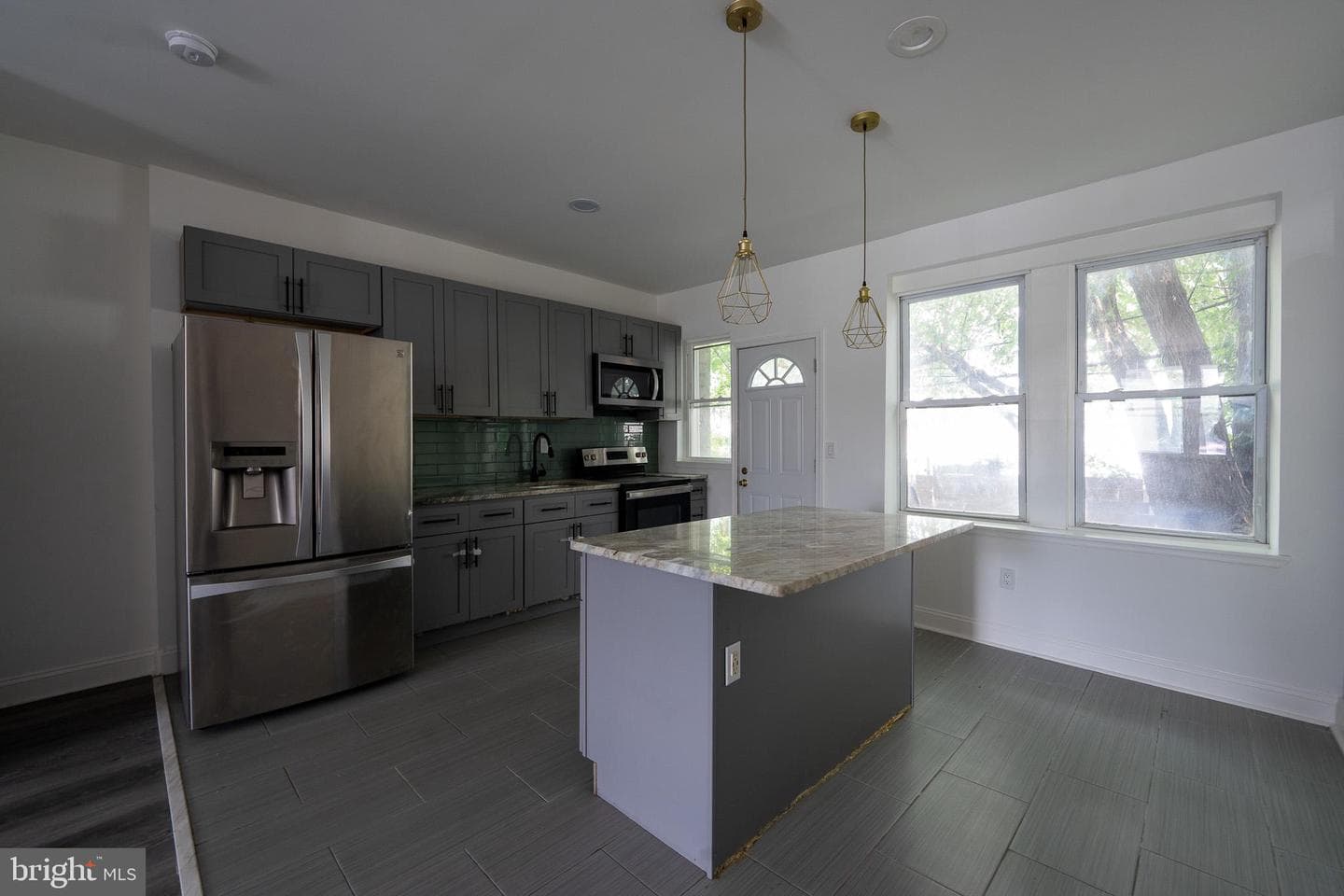 5333 Malcolm St photo 3