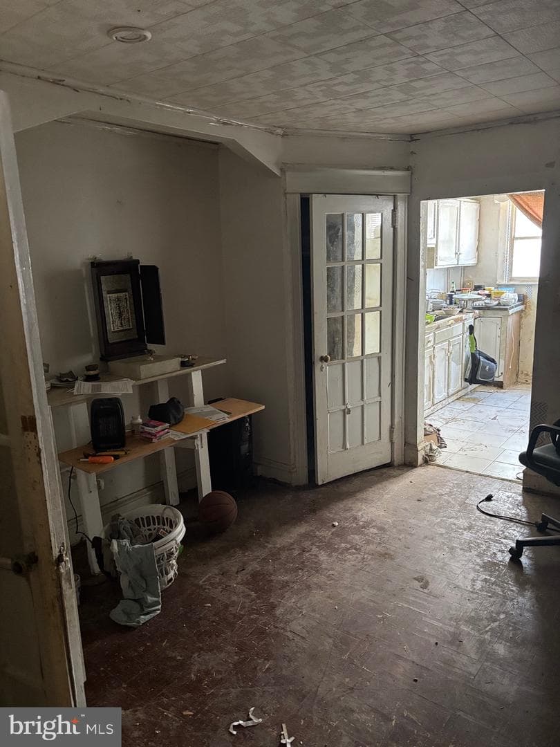 619 E Godfrey Avenue photo 9
