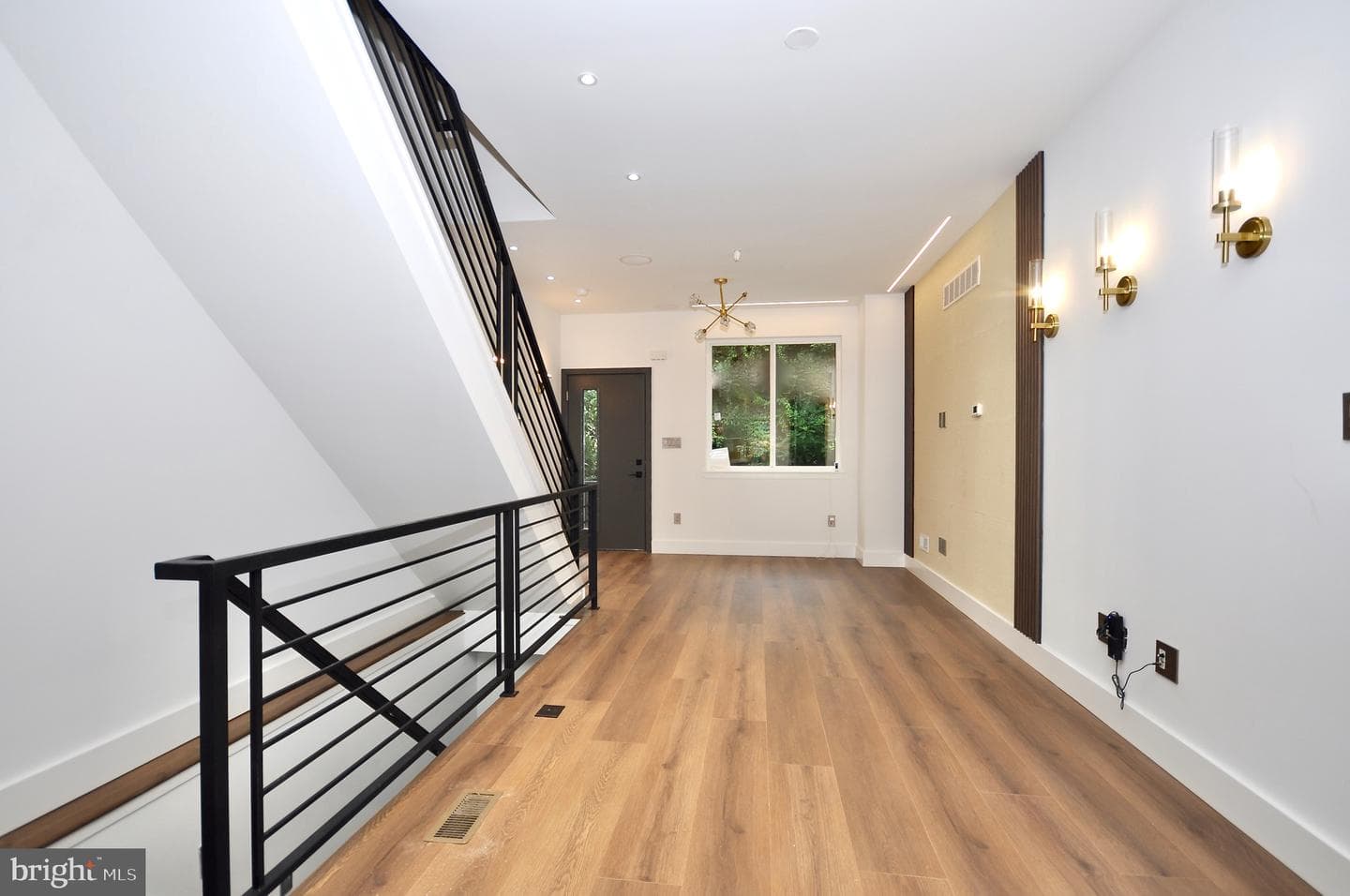 2043 N Orkney St photo 4