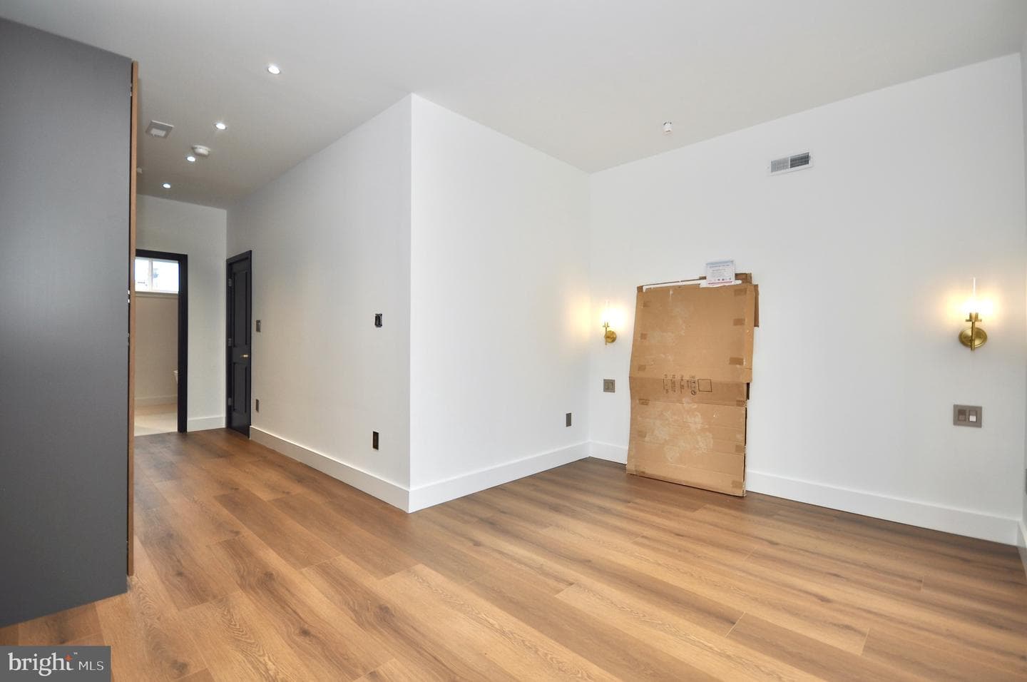2043 N Orkney St photo 41