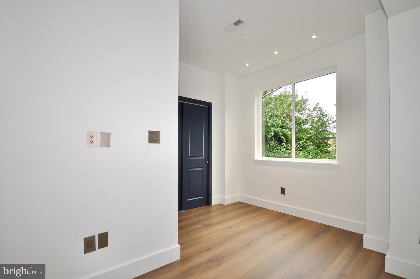 2043 N Orkney St photo 59