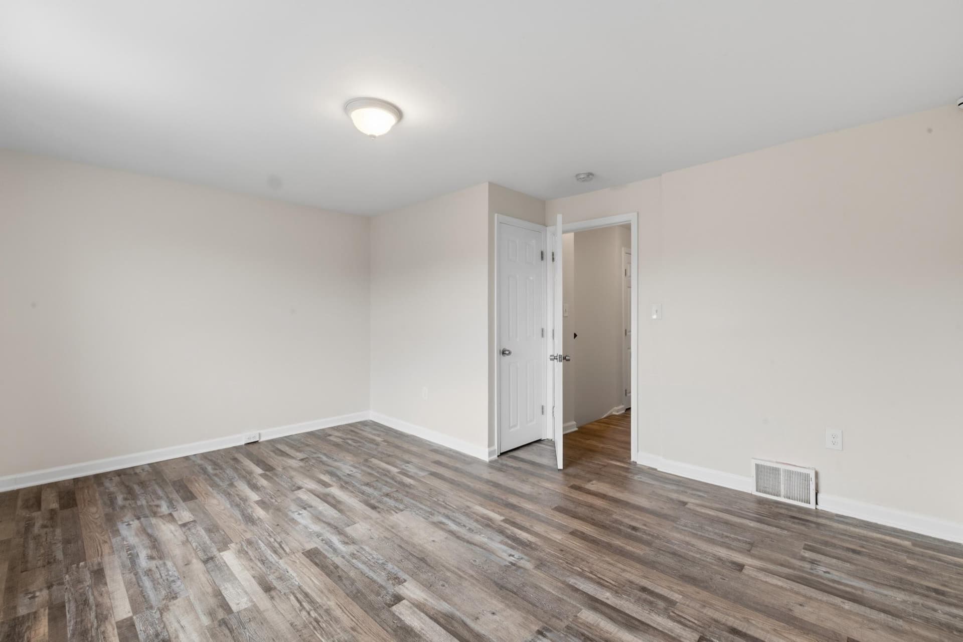 4993 Pennway St photo 10