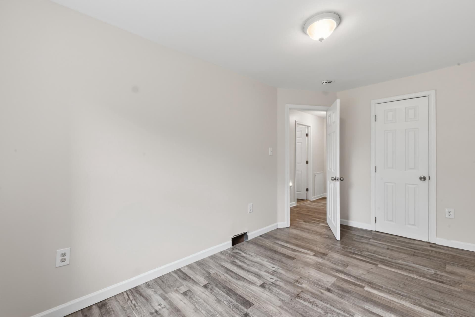 4993 Pennway St photo 9