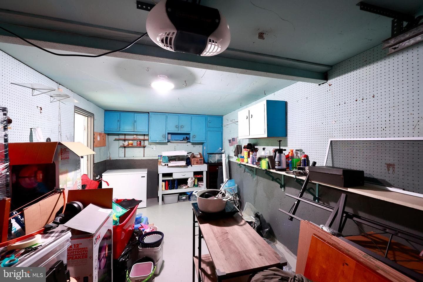 9947 Montour Street photo 34