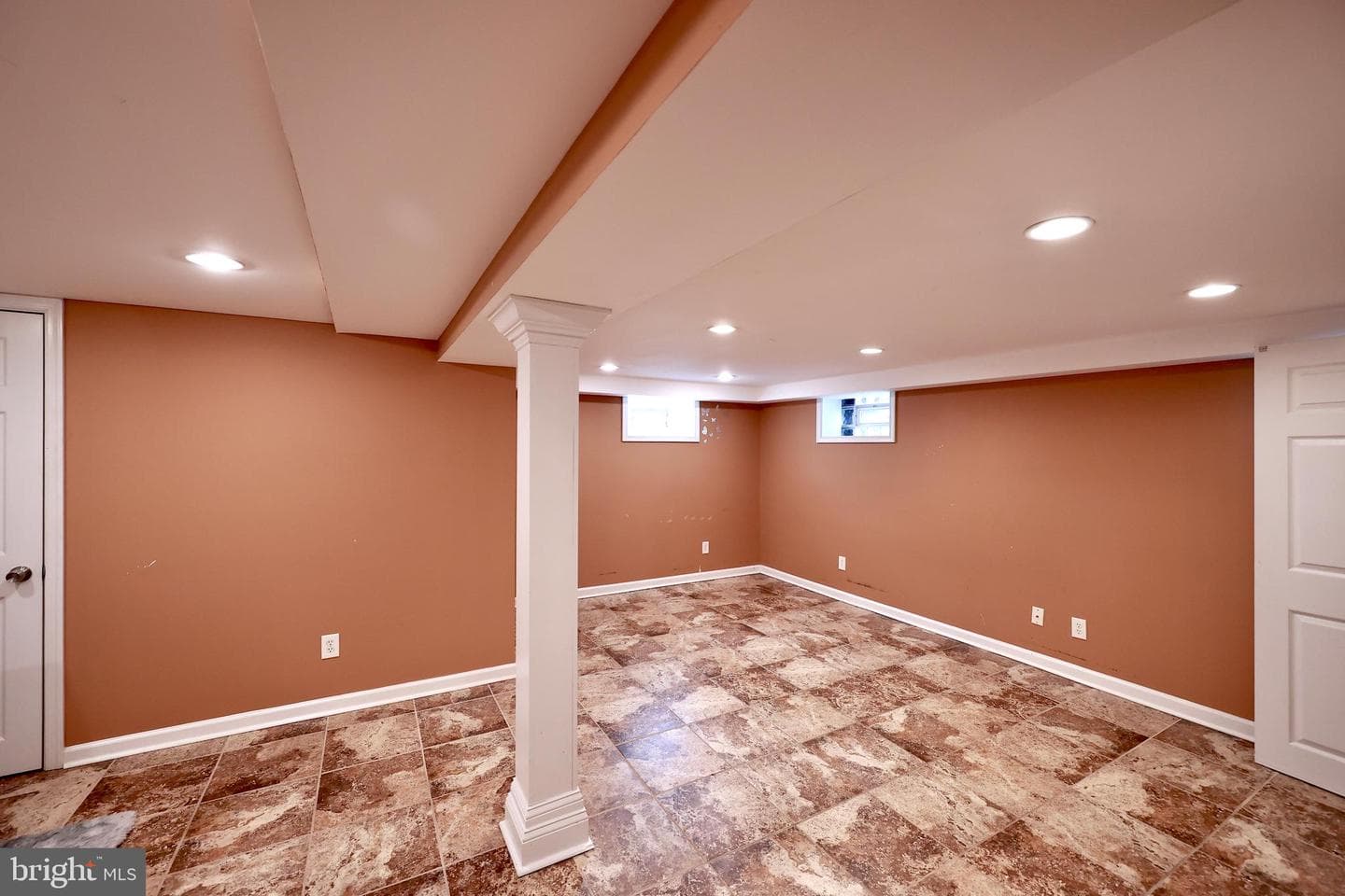 9947 Montour Street photo 37