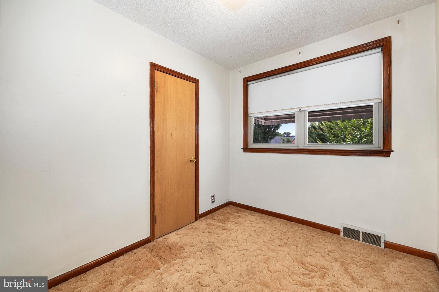 7703 Lister Street photo 20