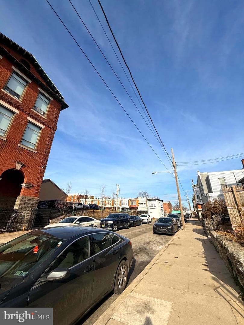 347 N Felton St photo 4