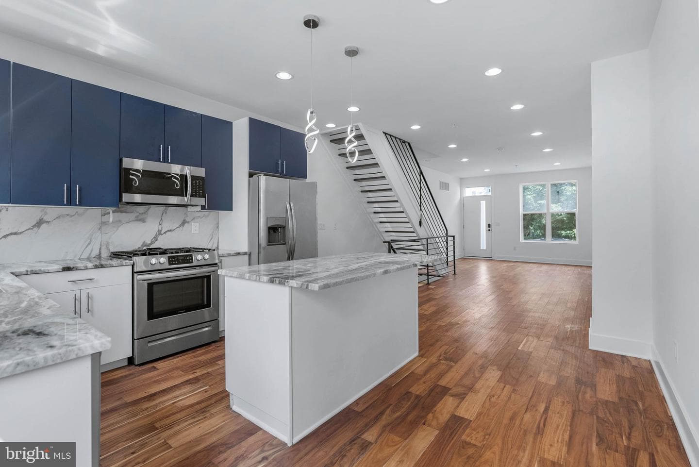 2242 N Howard Street photo 7
