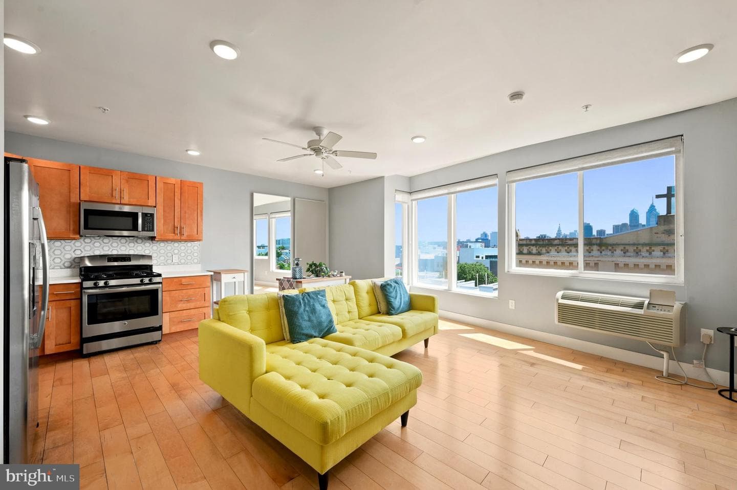 1637 Poplar St # 6F, Philadelphia