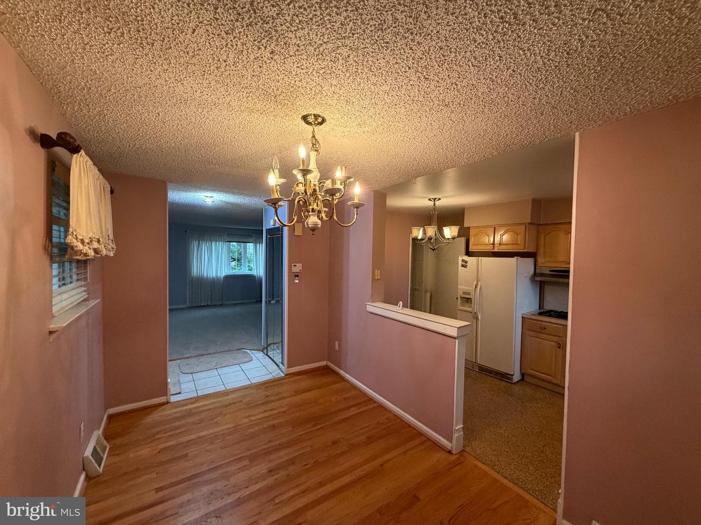 830 Lawler St photo 3