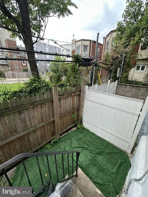 250 N Peach Street photo 18