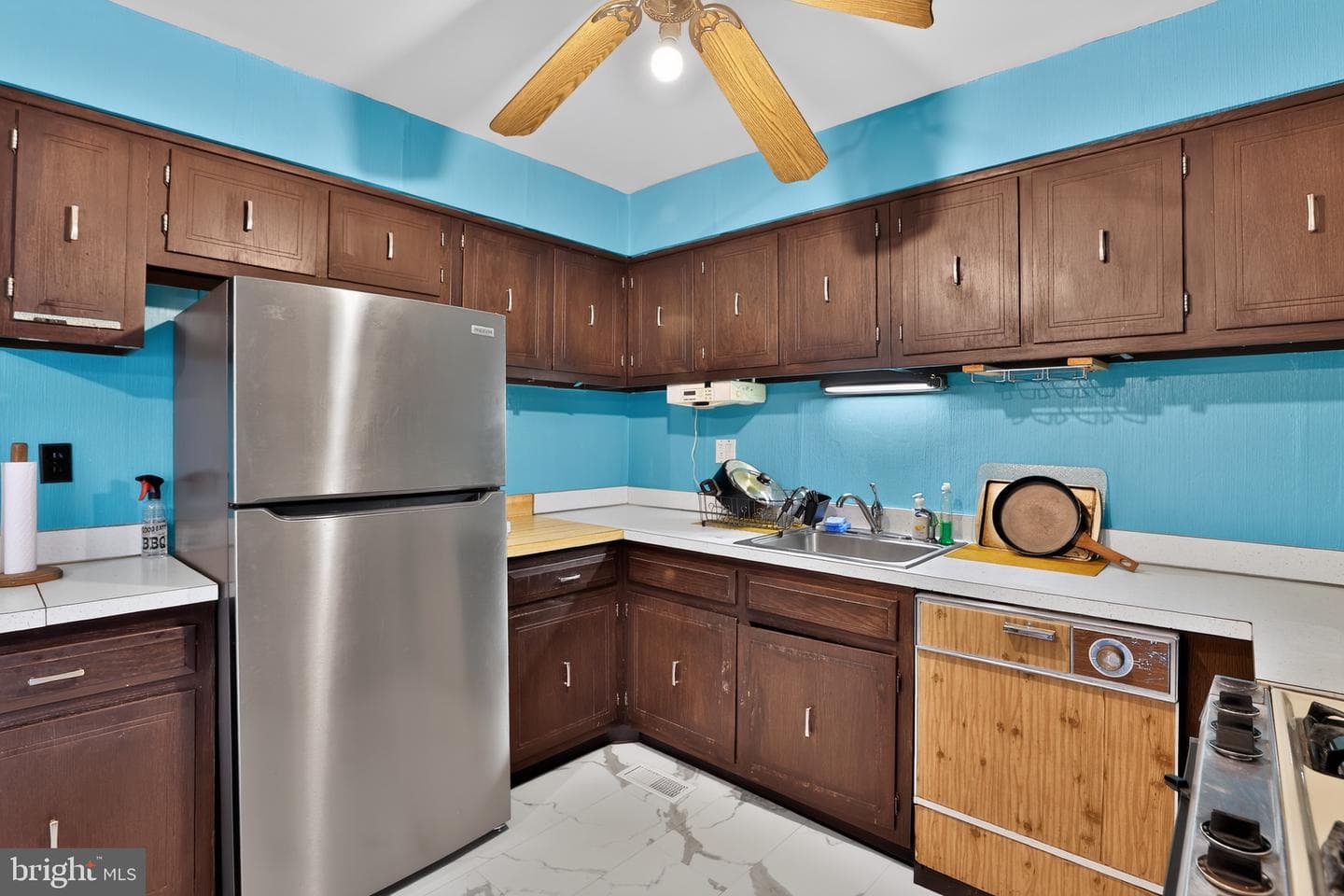 7819 Venus Pl photo 12