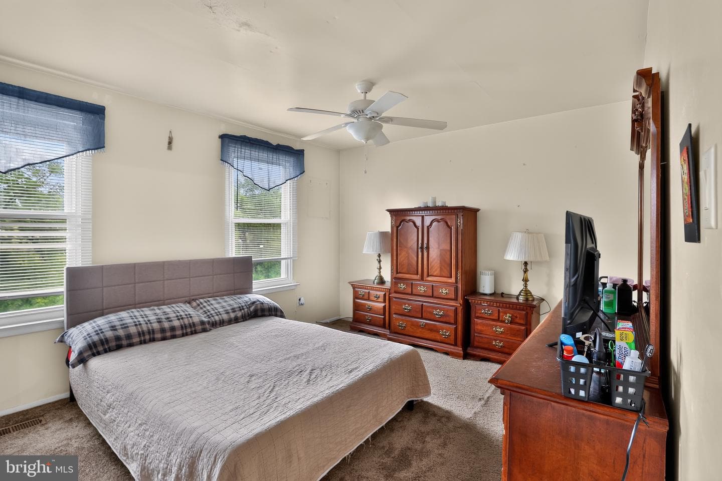 7819 Venus Pl photo 22