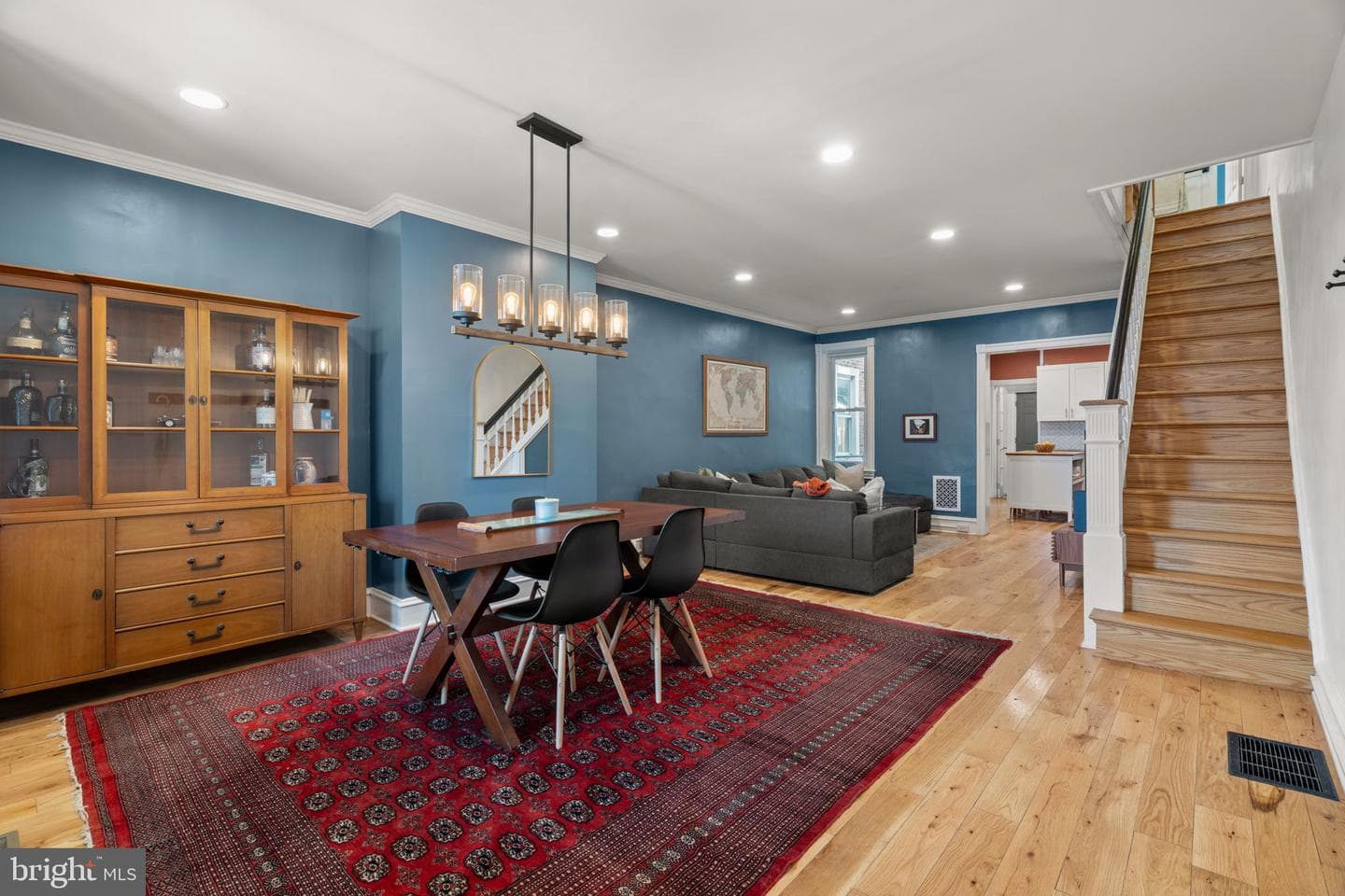5146 Sansom St photo 3