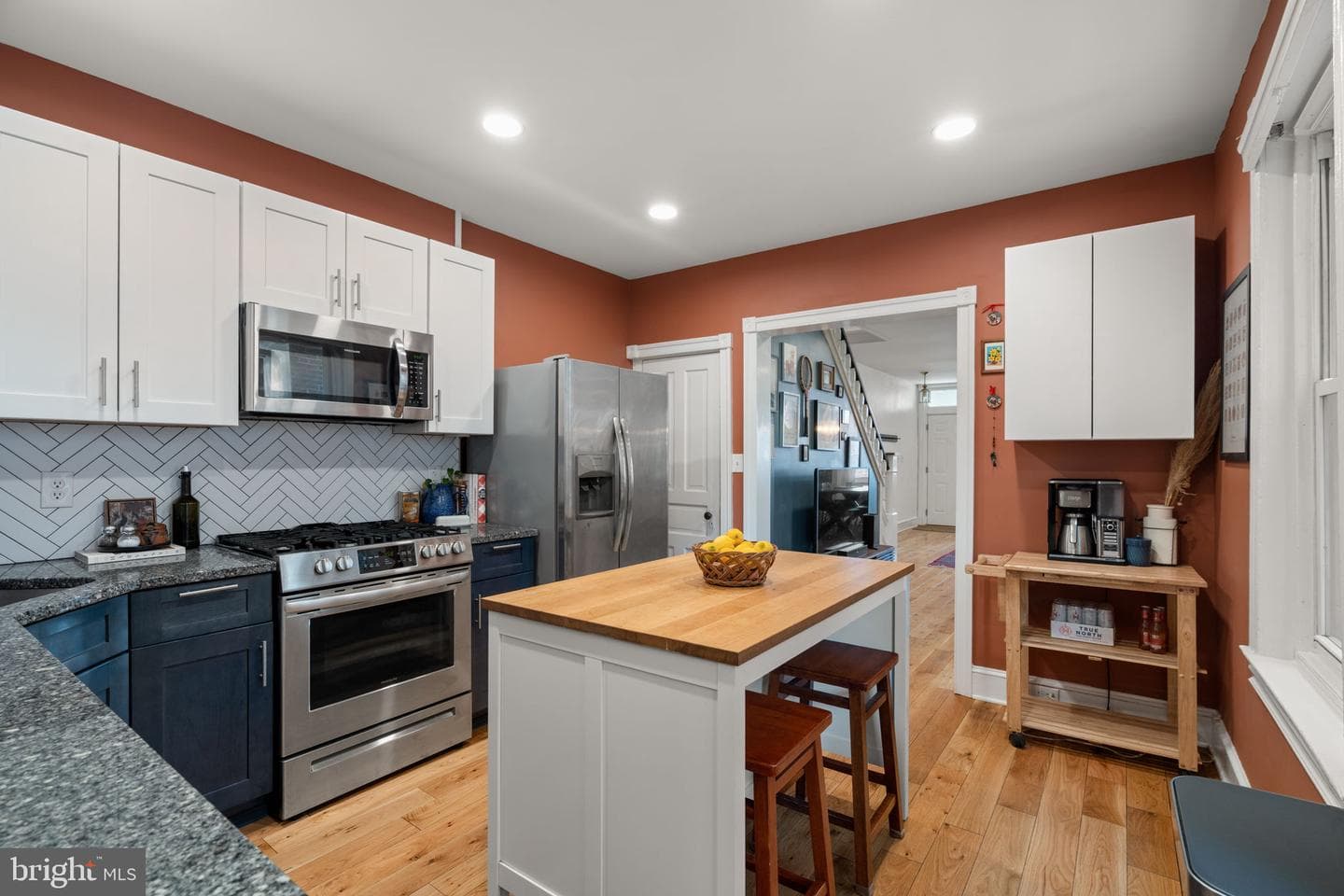 5146 Sansom St photo 9