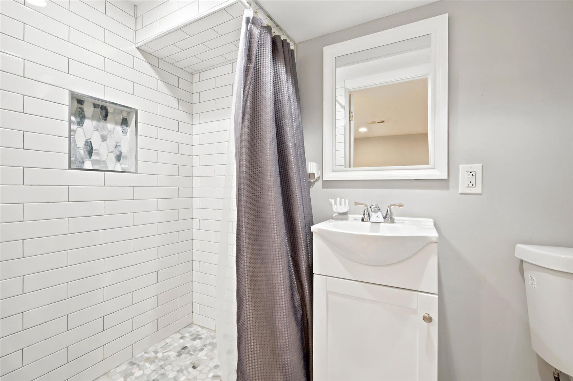333 E Pleasant photo 15