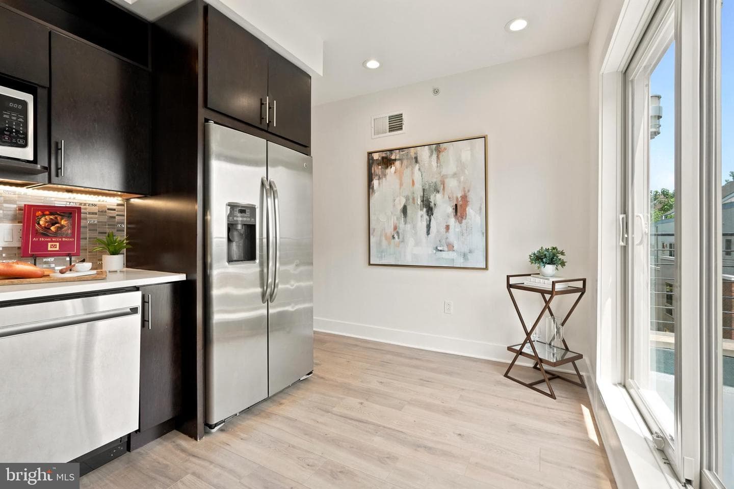 412 N Front St # 27 photo 10