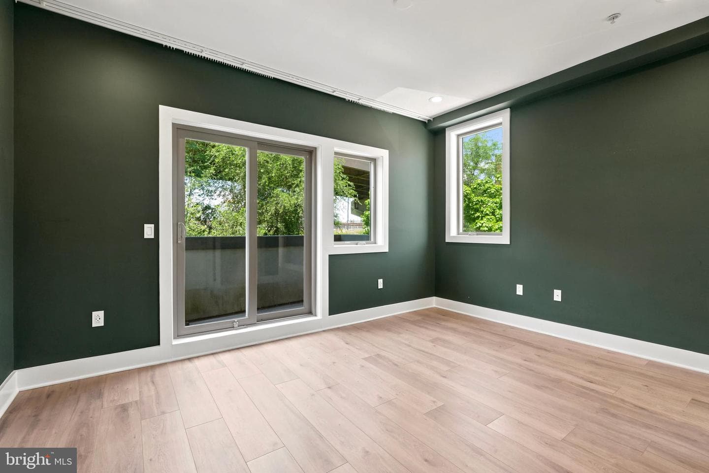 412 N Front St # 27 photo 13