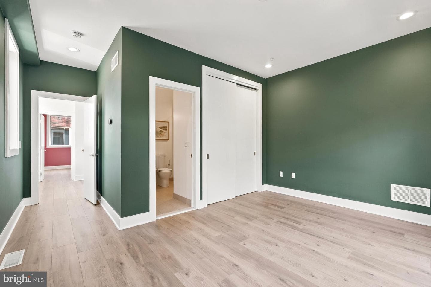 412 N Front St # 27 photo 15
