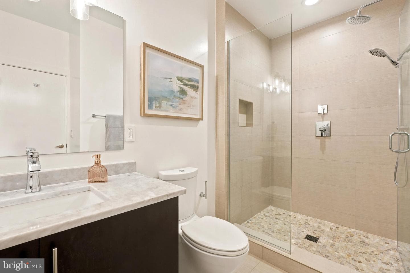 412 N Front St # 27 photo 16