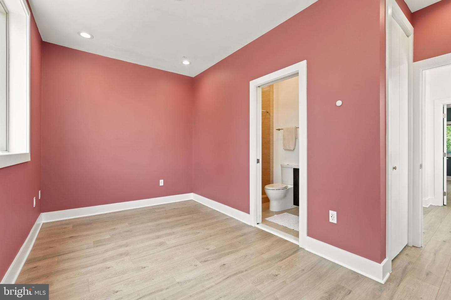 412 N Front St # 27 photo 19