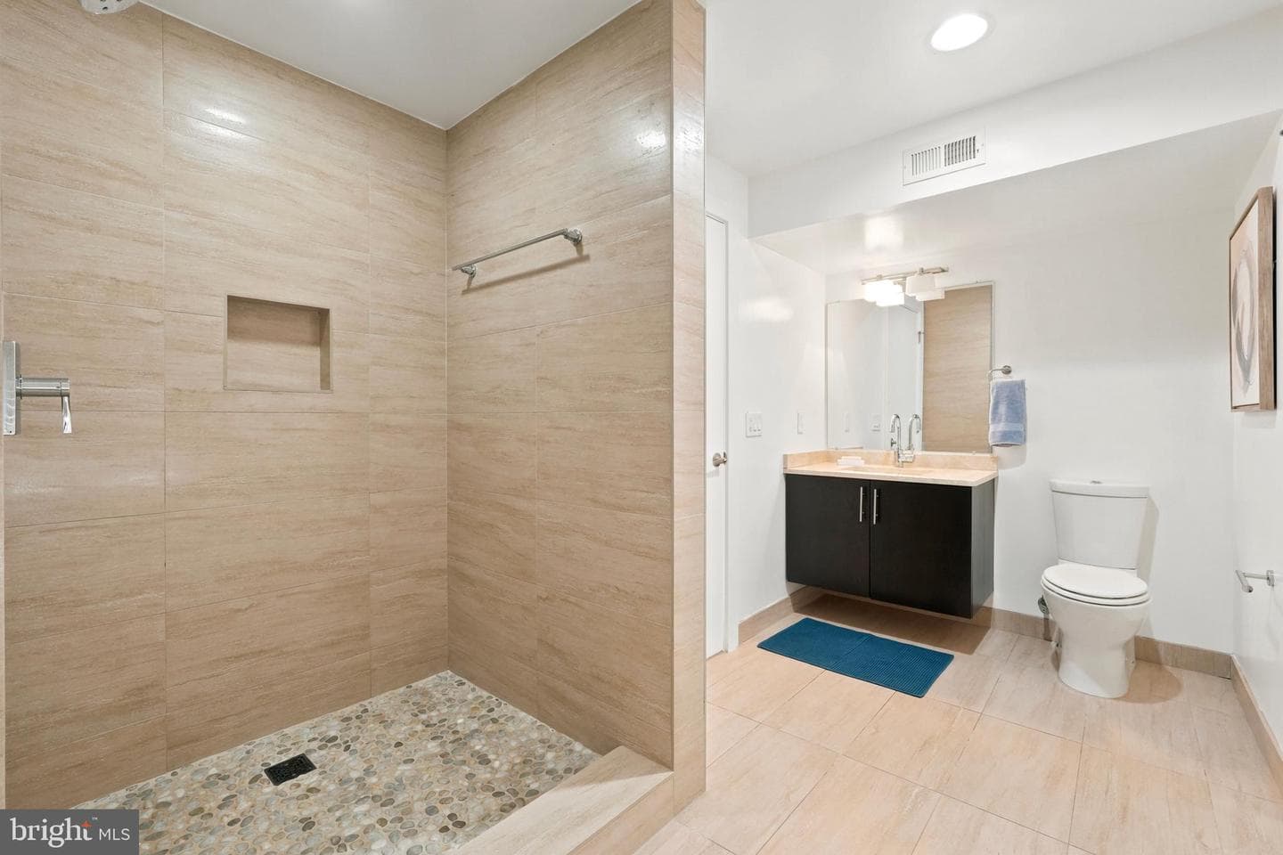 412 N Front St # 27 photo 23