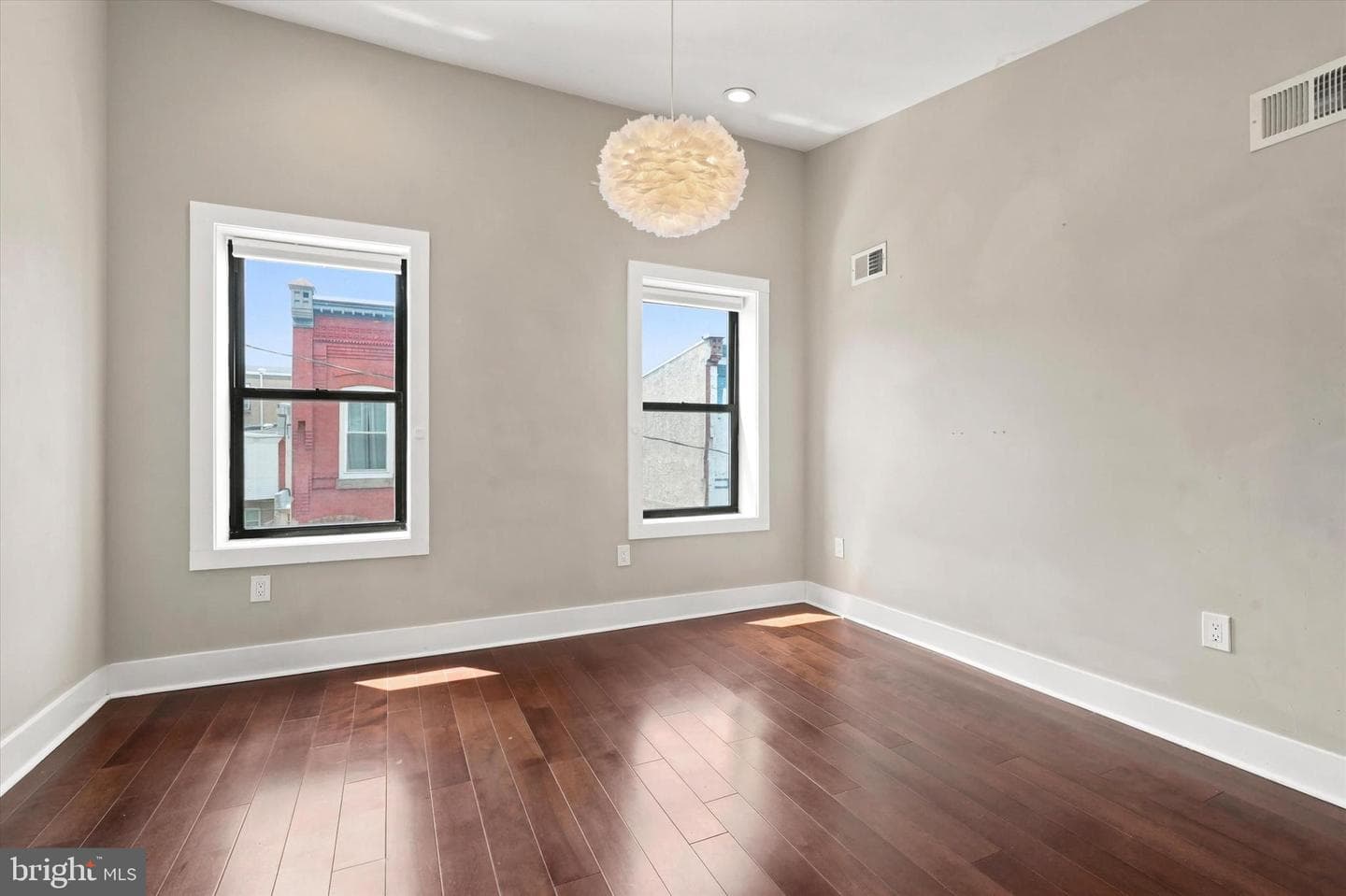 1321 N Dover St photo 19
