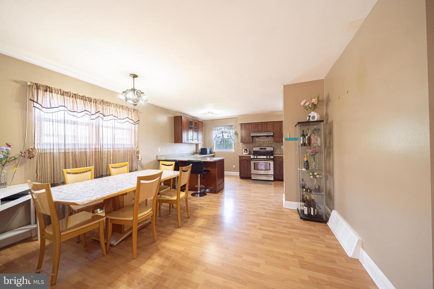 2225 Conwell Ave photo 6