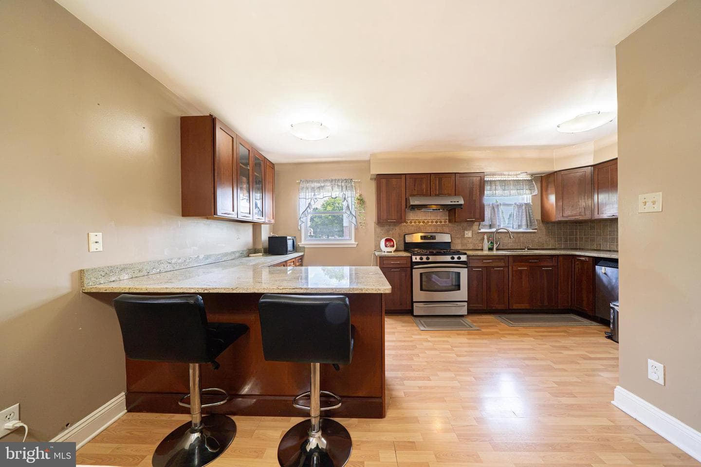 2225 Conwell Ave photo 9