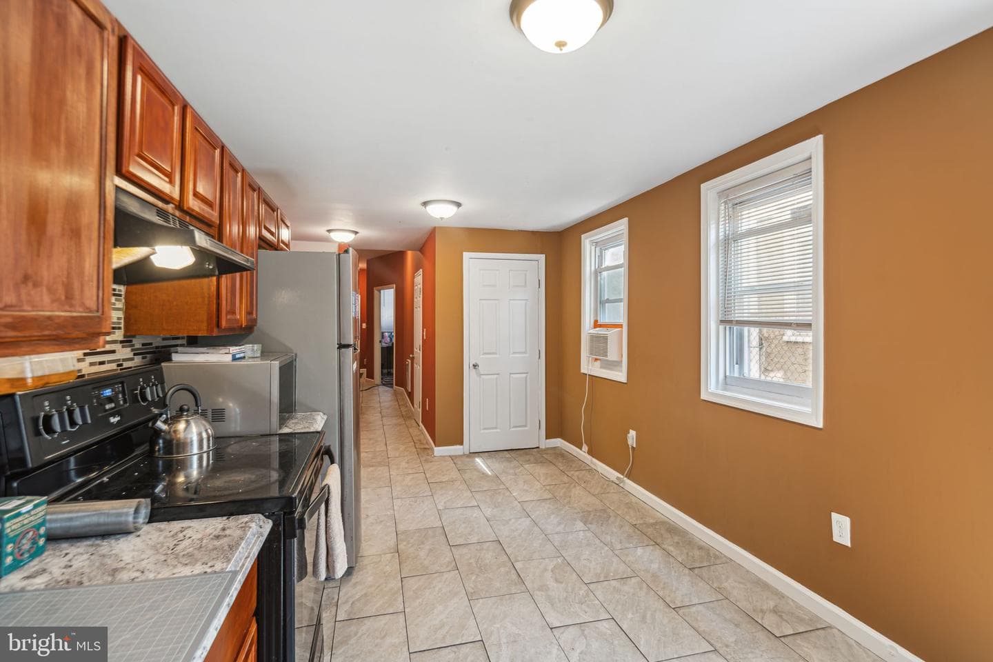 1612 Fontain Street photo 3