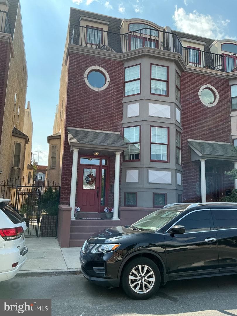 2440 S 19th Street, Philadelphia