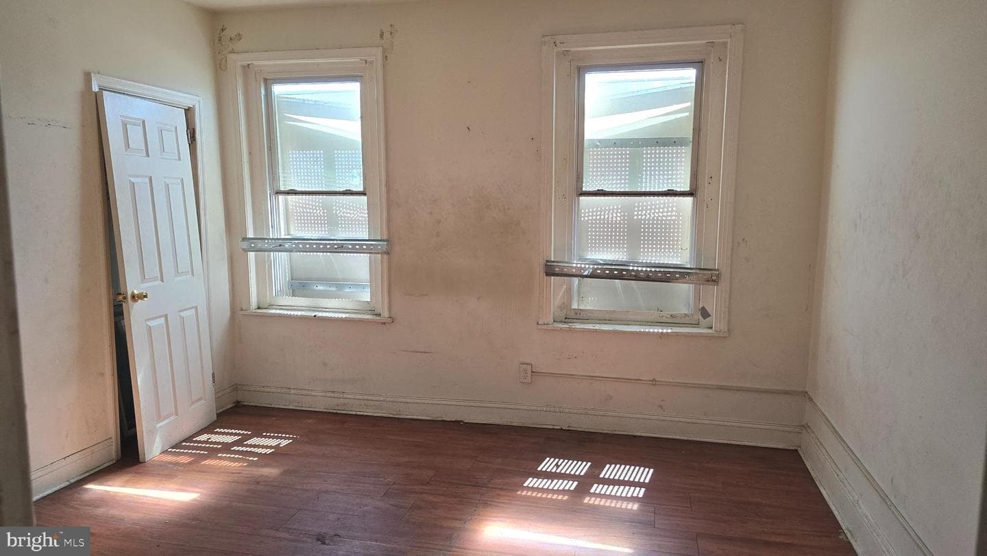 1864 N Judson Street photo 6