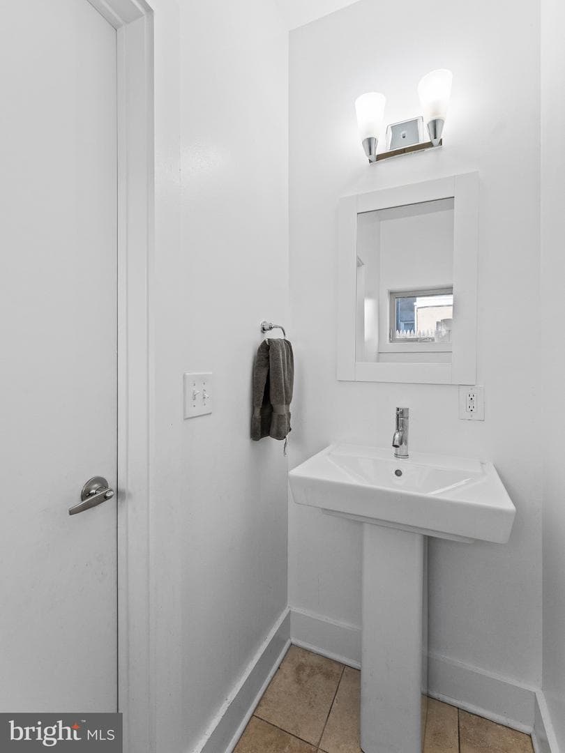 2034 Trenton Avenue photo 14